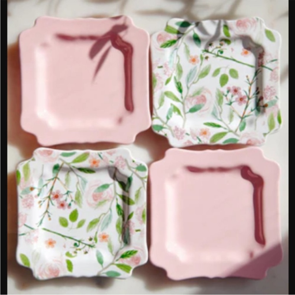 Sweet Laurel Set of 4 Dessert Plates 2 Floral & 2 Light Pink NIB